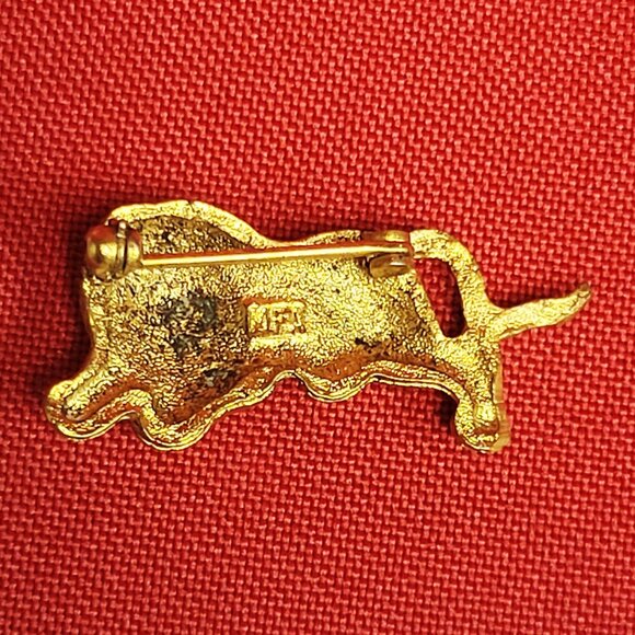 Gold Toned Crouching Tiger Brooch Pin Marked MF - Picture 2 of 11